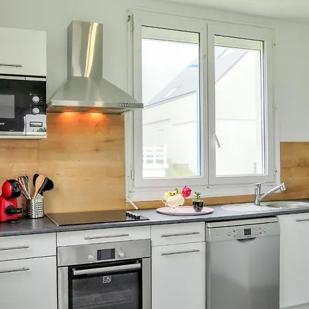 4 Bedroom Beautiful In *