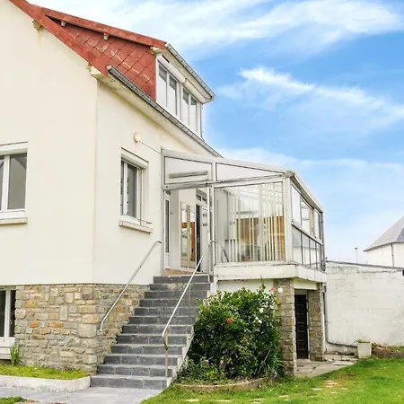 4 Bedroom Beautiful In Lejlighed Pirou